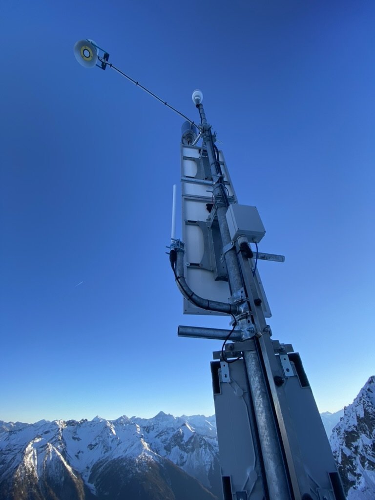 Stazione meteorologica automatica (AWS) in alta quota